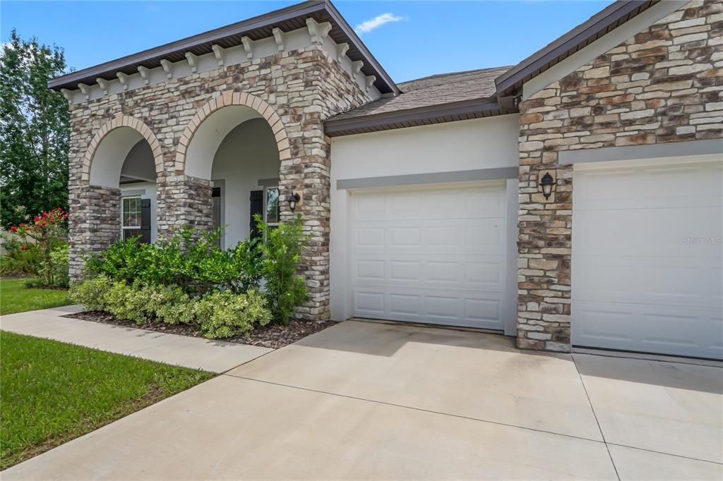 En Venta: $515,000 (4 camas, 3 baños, 3030 Pies cuadrados)