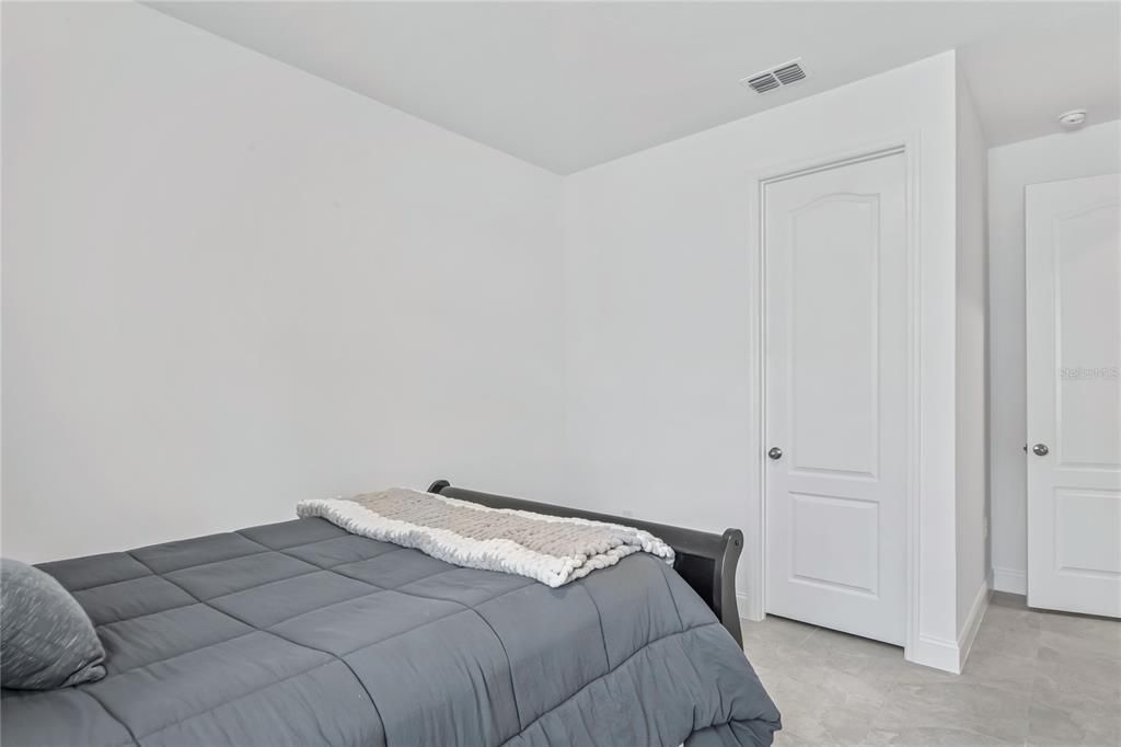 En Venta: $515,000 (4 camas, 3 baños, 3030 Pies cuadrados)