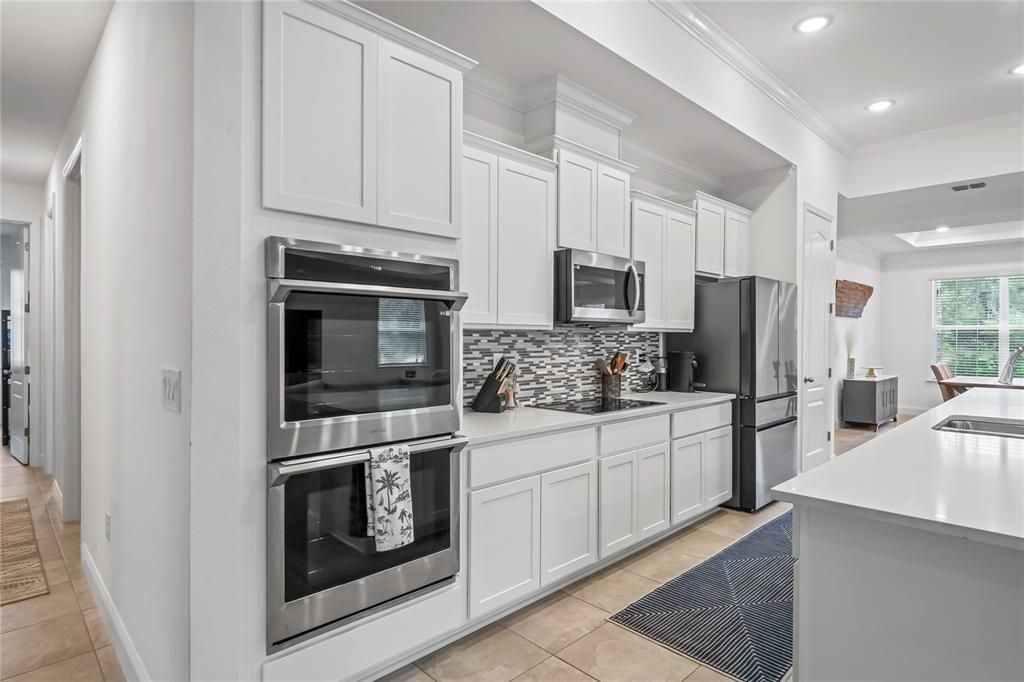 En Venta: $515,000 (4 camas, 3 baños, 3030 Pies cuadrados)