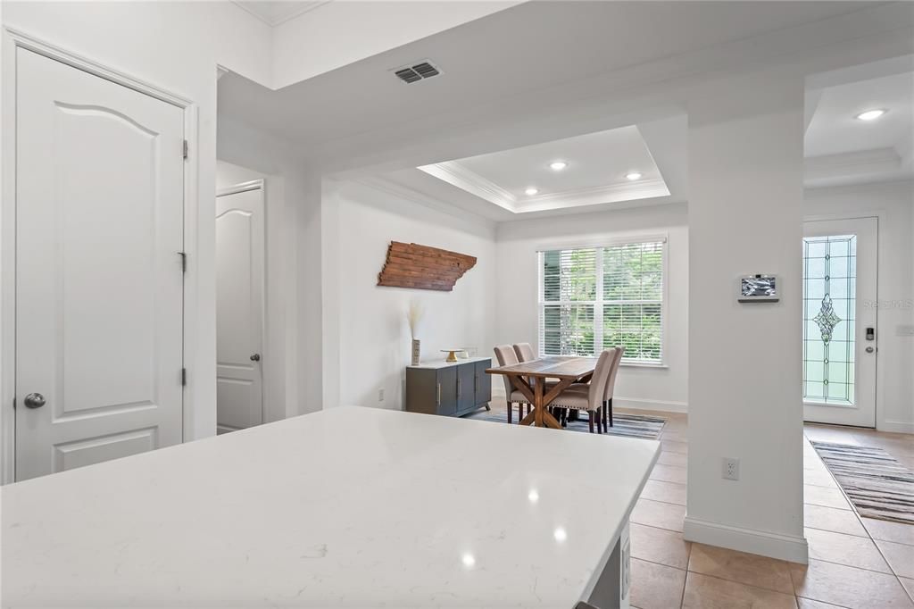 En Venta: $515,000 (4 camas, 3 baños, 3030 Pies cuadrados)