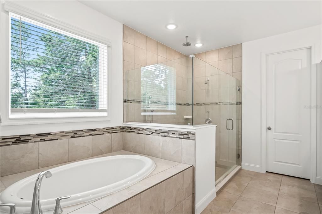 En Venta: $515,000 (4 camas, 3 baños, 3030 Pies cuadrados)