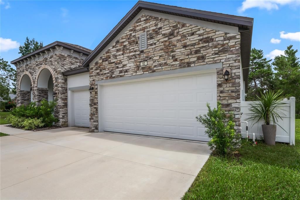 En Venta: $515,000 (4 camas, 3 baños, 3030 Pies cuadrados)