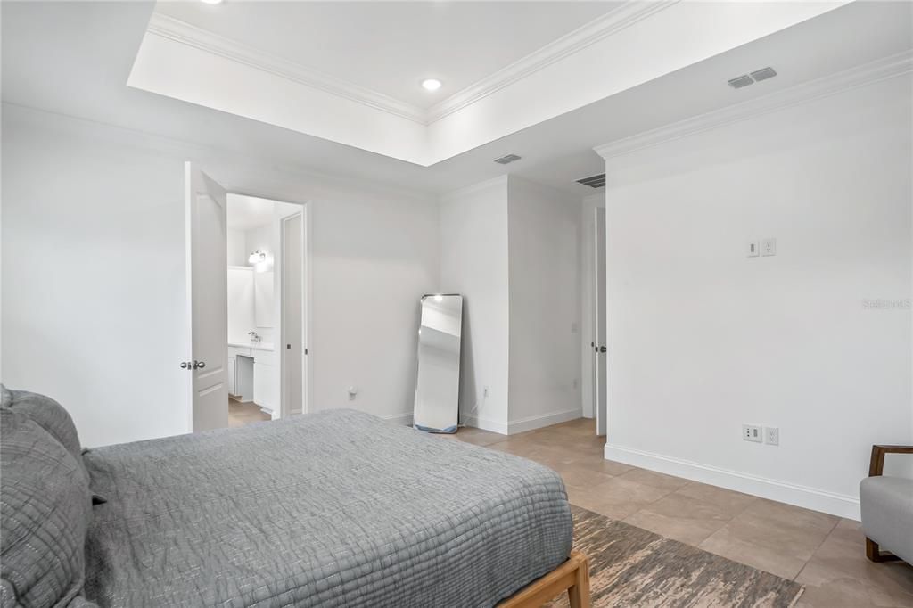 En Venta: $515,000 (4 camas, 3 baños, 3030 Pies cuadrados)