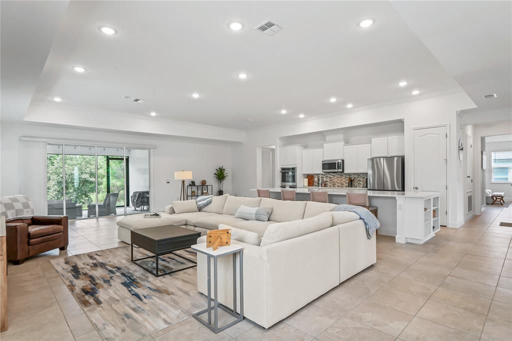 En Venta: $515,000 (4 camas, 3 baños, 3030 Pies cuadrados)