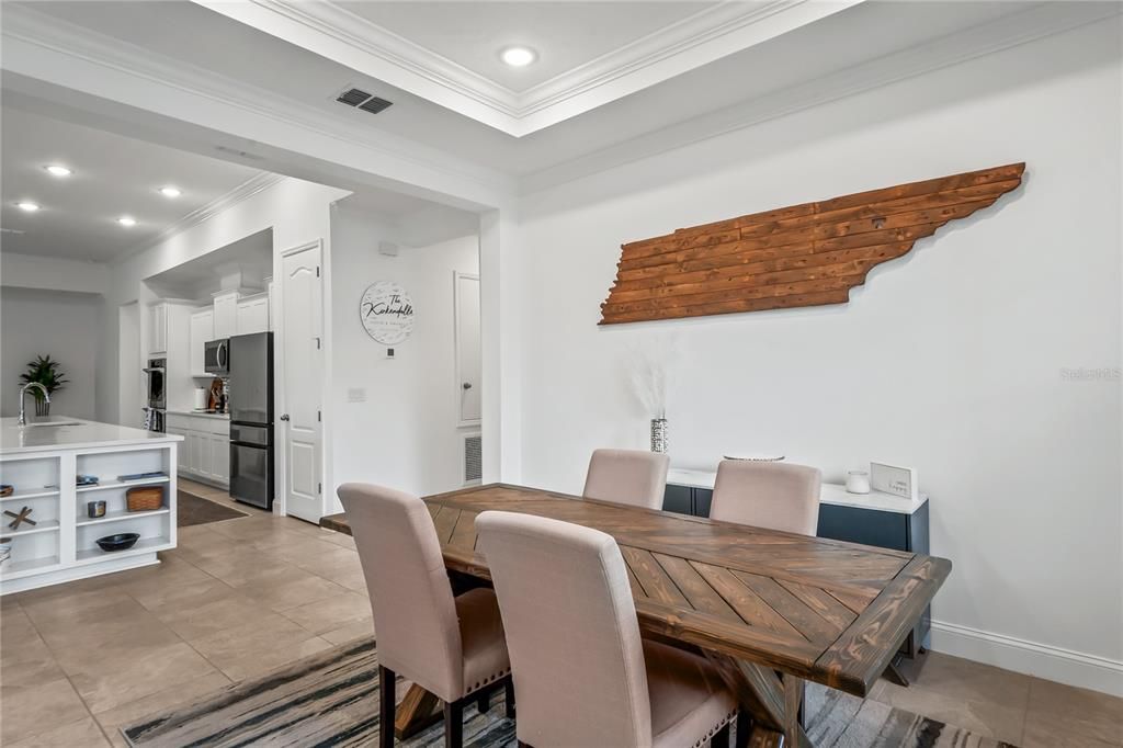 En Venta: $515,000 (4 camas, 3 baños, 3030 Pies cuadrados)