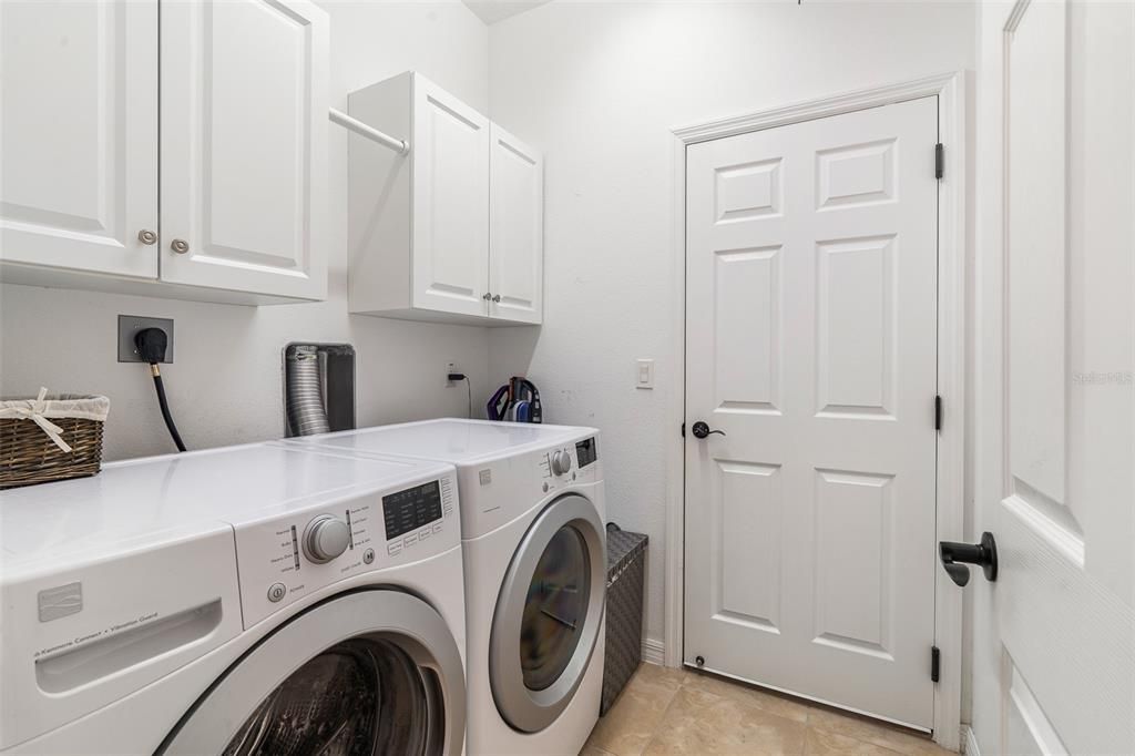 Activo con contrato: $409,900 (3 camas, 2 baños, 2092 Pies cuadrados)