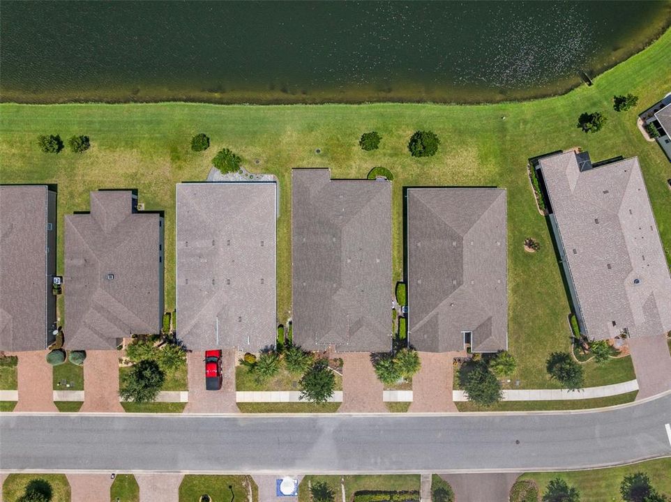 Activo con contrato: $409,900 (3 camas, 2 baños, 2092 Pies cuadrados)