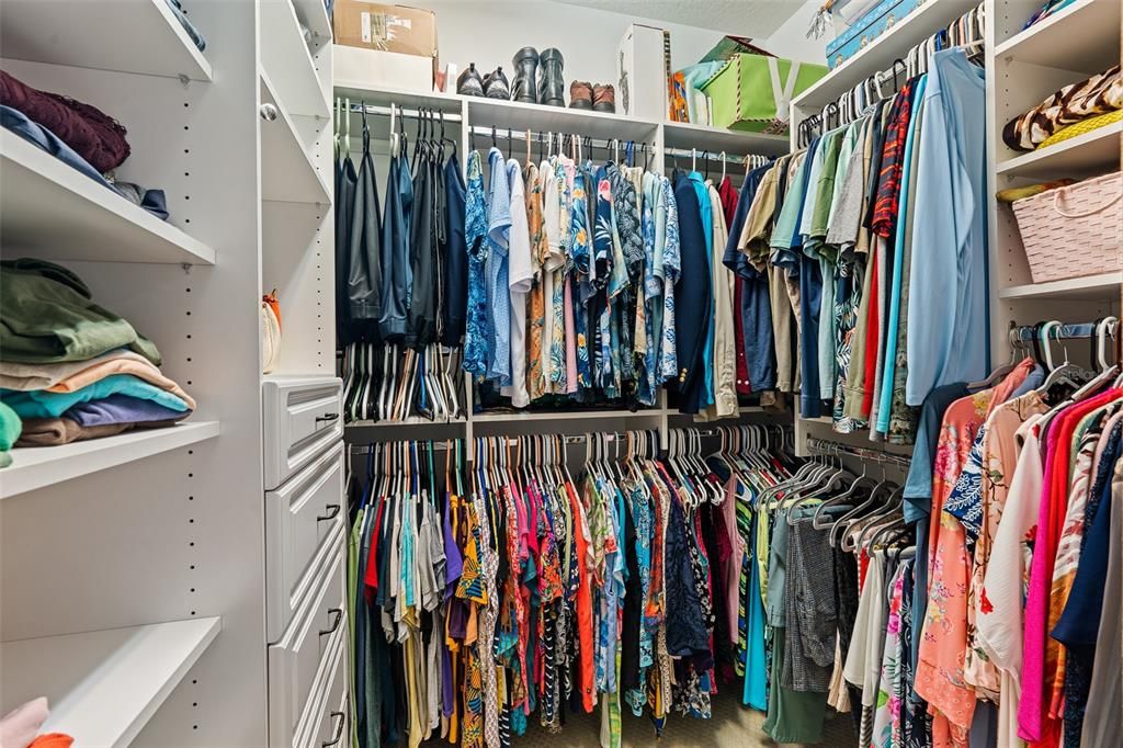 Activo con contrato: $409,900 (3 camas, 2 baños, 2092 Pies cuadrados)