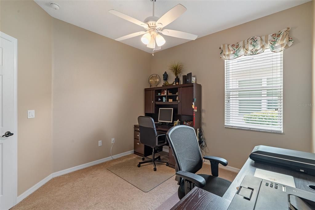 Activo con contrato: $409,900 (3 camas, 2 baños, 2092 Pies cuadrados)