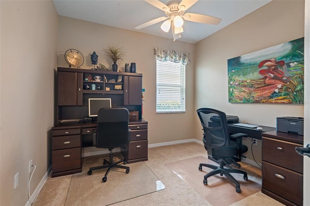 Activo con contrato: $409,900 (3 camas, 2 baños, 2092 Pies cuadrados)