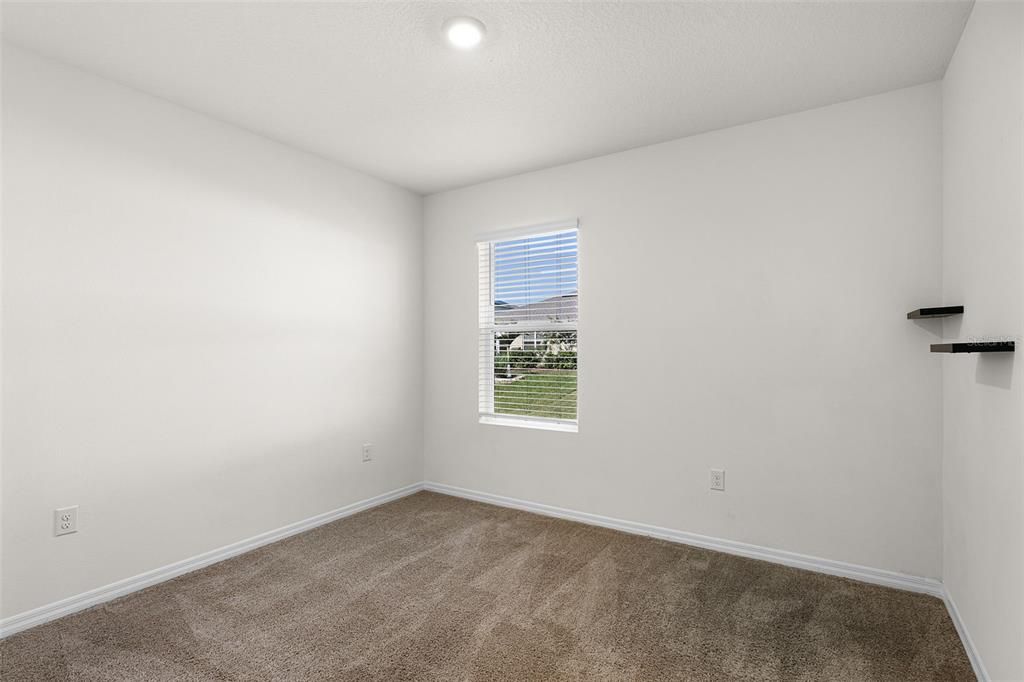 For Sale: $375,000 (5 beds, 3 baths, 2696 Square Feet)