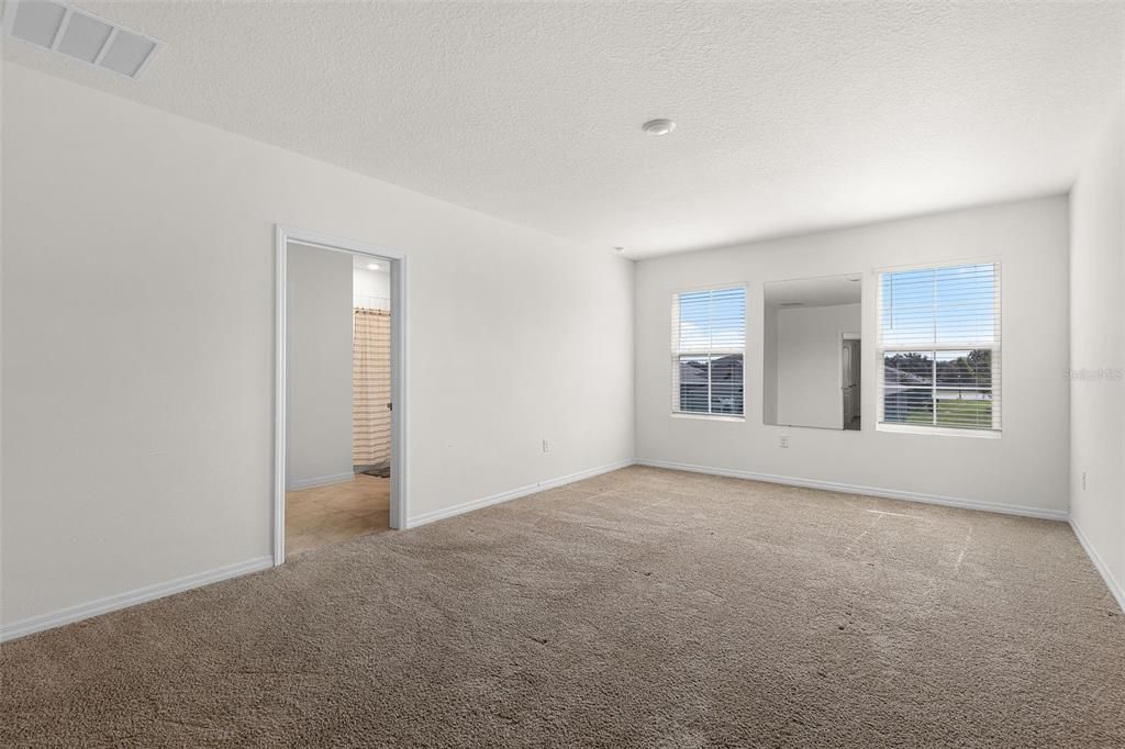 For Sale: $375,000 (5 beds, 3 baths, 2696 Square Feet)