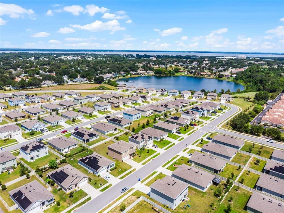 For Sale: $375,000 (5 beds, 3 baths, 2696 Square Feet)