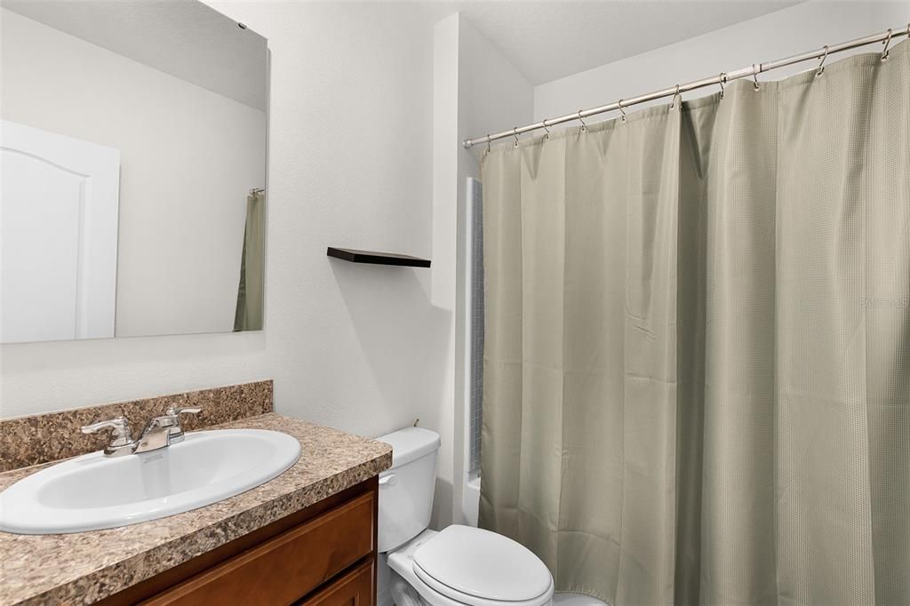 For Sale: $375,000 (5 beds, 3 baths, 2696 Square Feet)