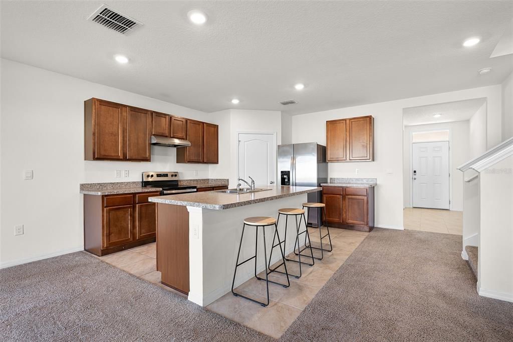 For Sale: $375,000 (5 beds, 3 baths, 2696 Square Feet)