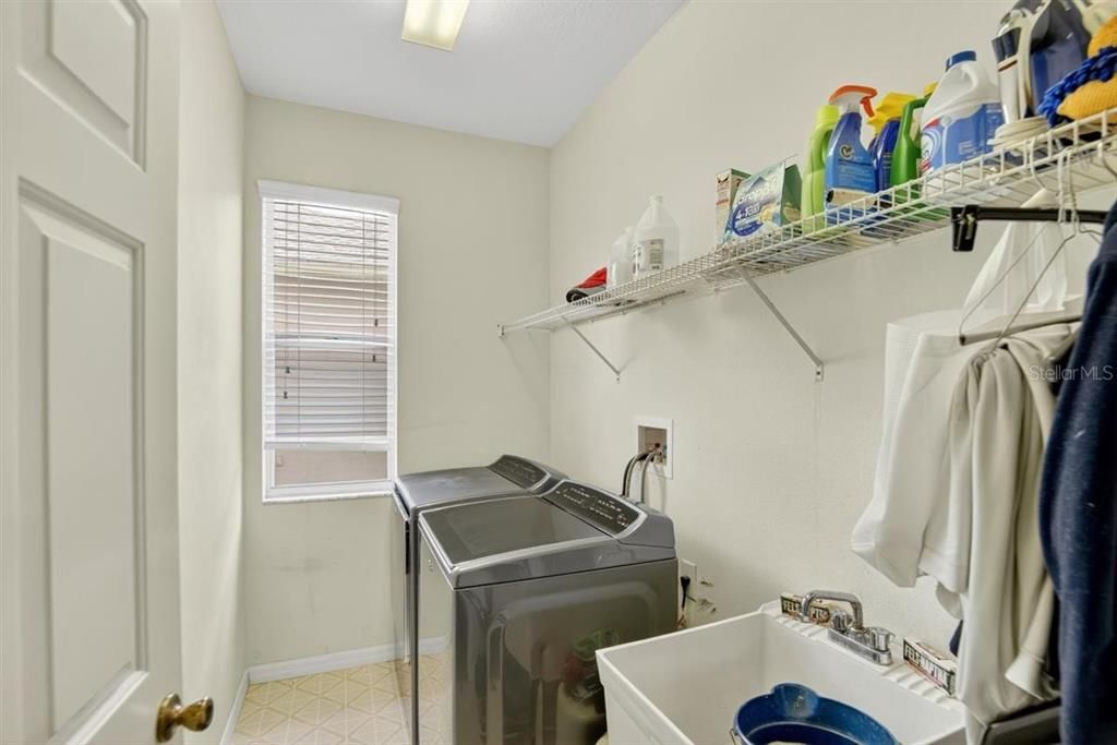 For Sale: $565,000 (4 beds, 3 baths, 2268 Square Feet)