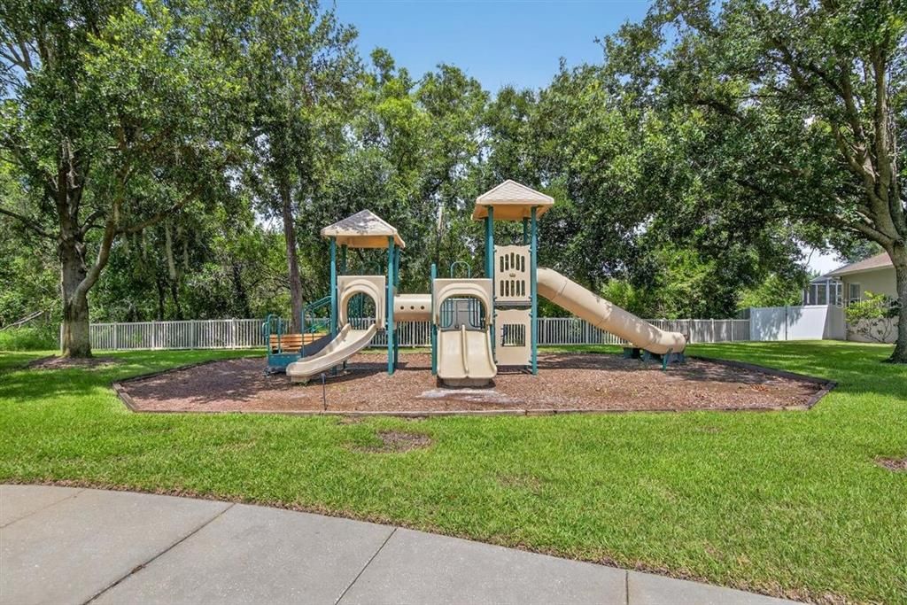 For Sale: $565,000 (4 beds, 3 baths, 2268 Square Feet)