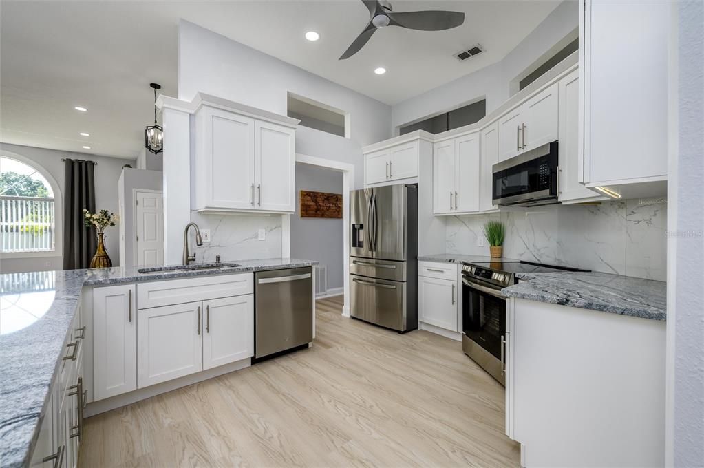 На продажу: $639,000 (3 спален, 2 ванн, 2698 Квадратных фут)