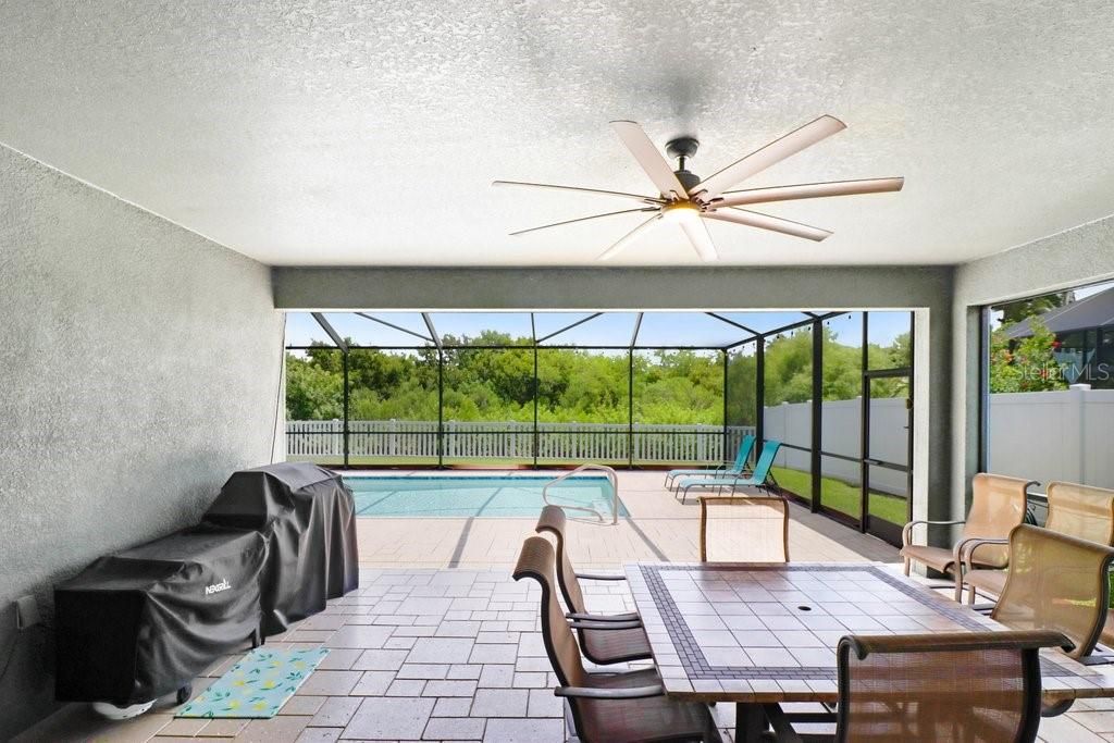 Activo con contrato: $549,900 (4 camas, 2 baños, 2484 Pies cuadrados)