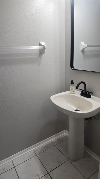 合同活跃: $1,975 (2 贝兹, 2 浴室, 1080 平方英尺)