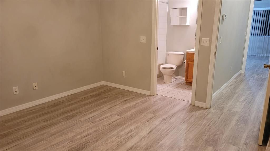 合同活跃: $1,975 (2 贝兹, 2 浴室, 1080 平方英尺)