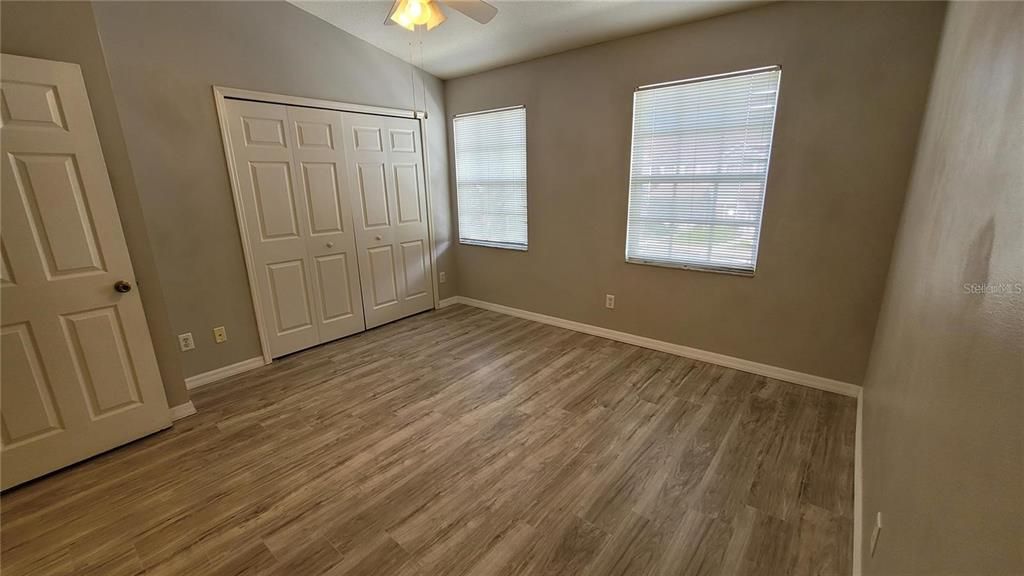 合同活跃: $1,975 (2 贝兹, 2 浴室, 1080 平方英尺)