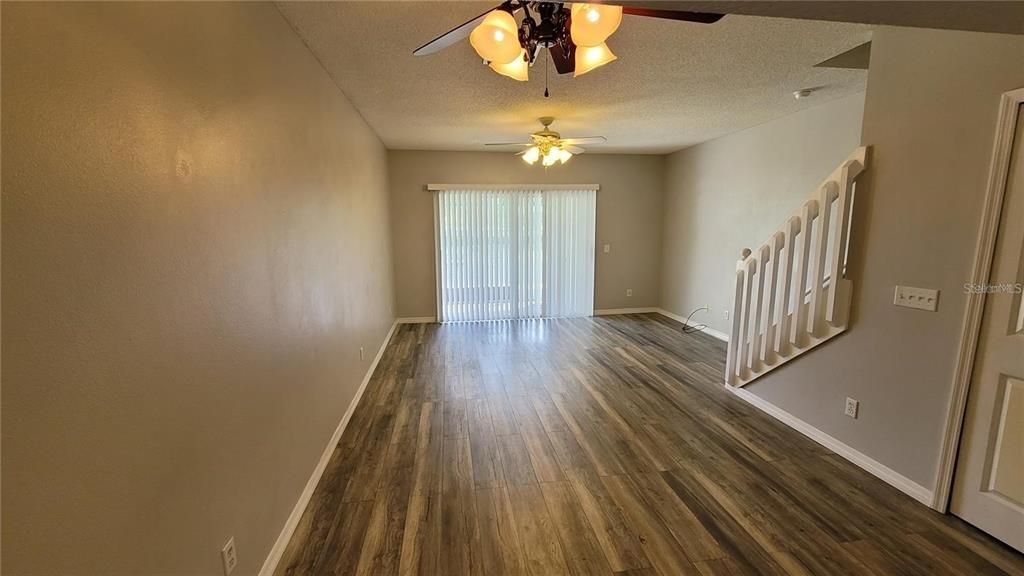 合同活跃: $1,975 (2 贝兹, 2 浴室, 1080 平方英尺)