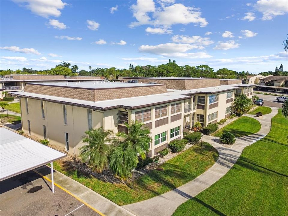 合同活跃: $120,000 (2 贝兹, 2 浴室, 1088 平方英尺)