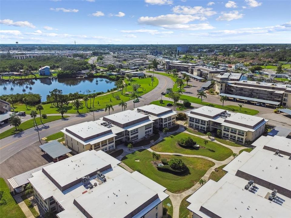 合同活跃: $120,000 (2 贝兹, 2 浴室, 1088 平方英尺)