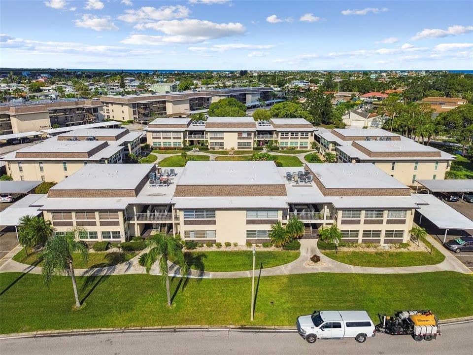 合同活跃: $120,000 (2 贝兹, 2 浴室, 1088 平方英尺)