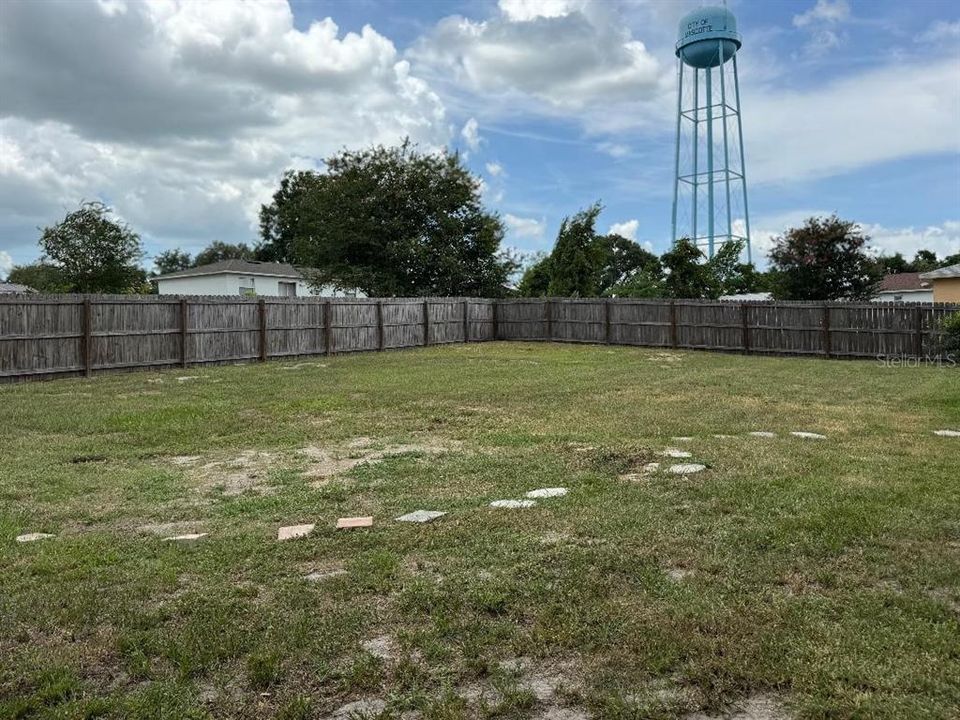 For Sale: $264,500 (3 beds, 2 baths, 1063 Square Feet)