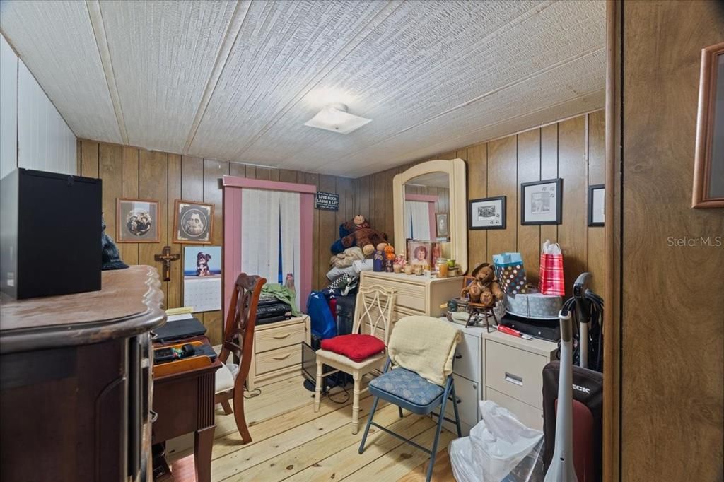 Под контрактом: $110,000 (3 спален, 2 ванн, 1581 Квадратных фут)