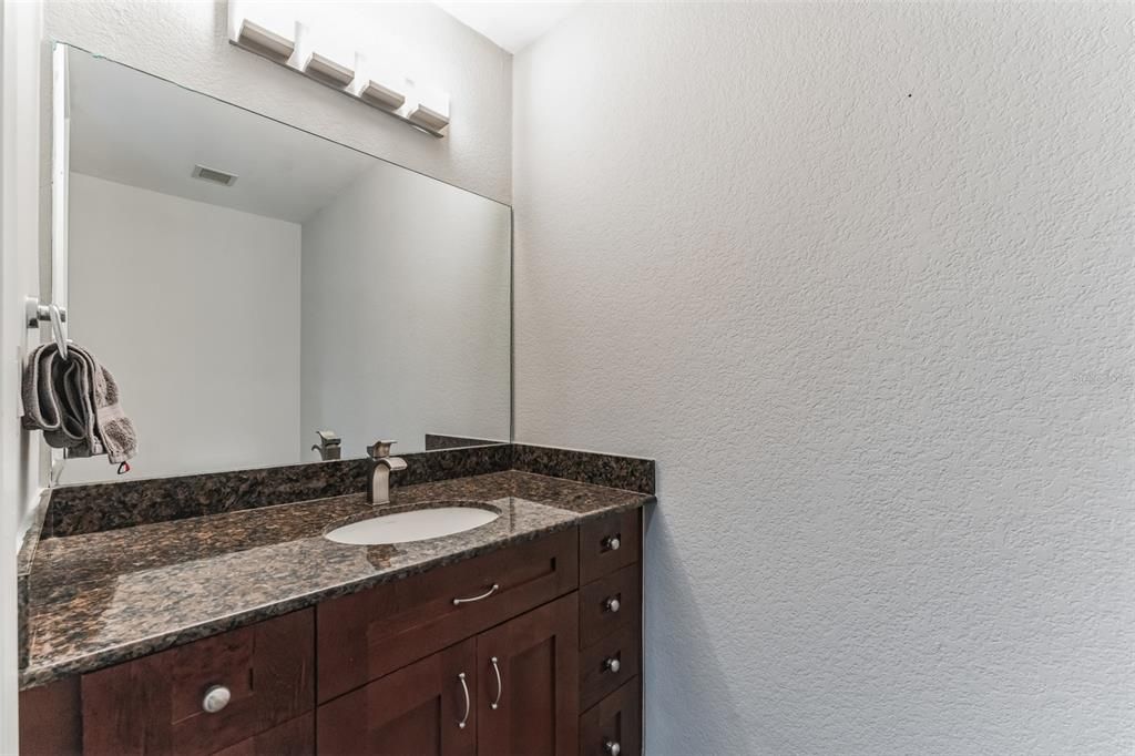 For Sale: $335,000 (1 beds, 1 baths, 966 Square Feet)