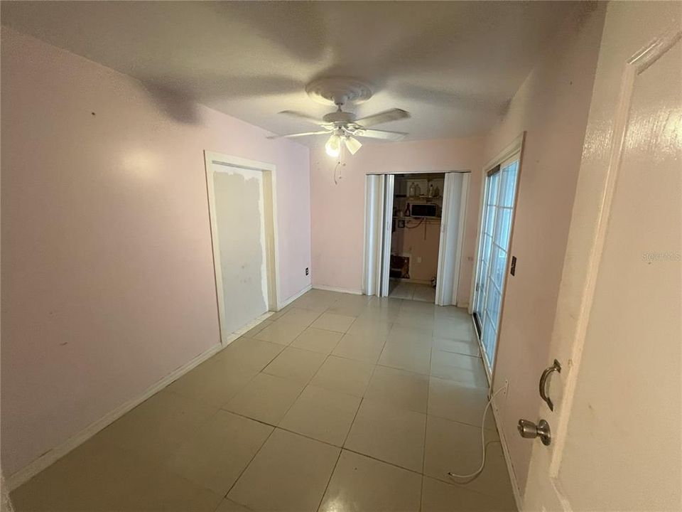 Active With Contract: $189,000 (3 beds, 3 baths, 1786 Square Feet)