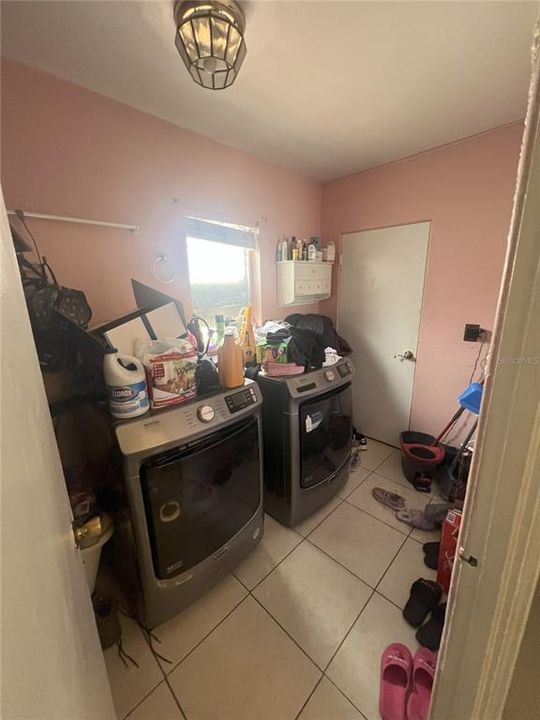 Active With Contract: $189,000 (3 beds, 3 baths, 1786 Square Feet)