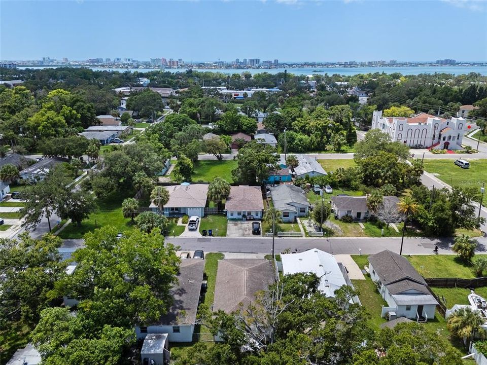 Activo con contrato: $325,000 (4 camas, 2 baños, 1248 Pies cuadrados)