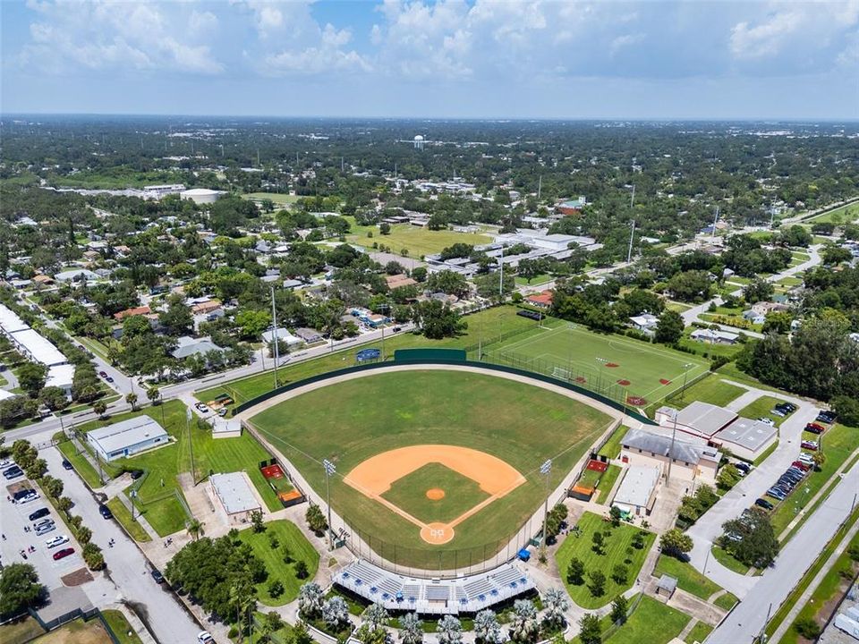 Activo con contrato: $325,000 (4 camas, 2 baños, 1248 Pies cuadrados)