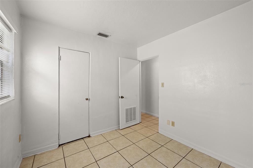 Activo con contrato: $325,000 (4 camas, 2 baños, 1248 Pies cuadrados)