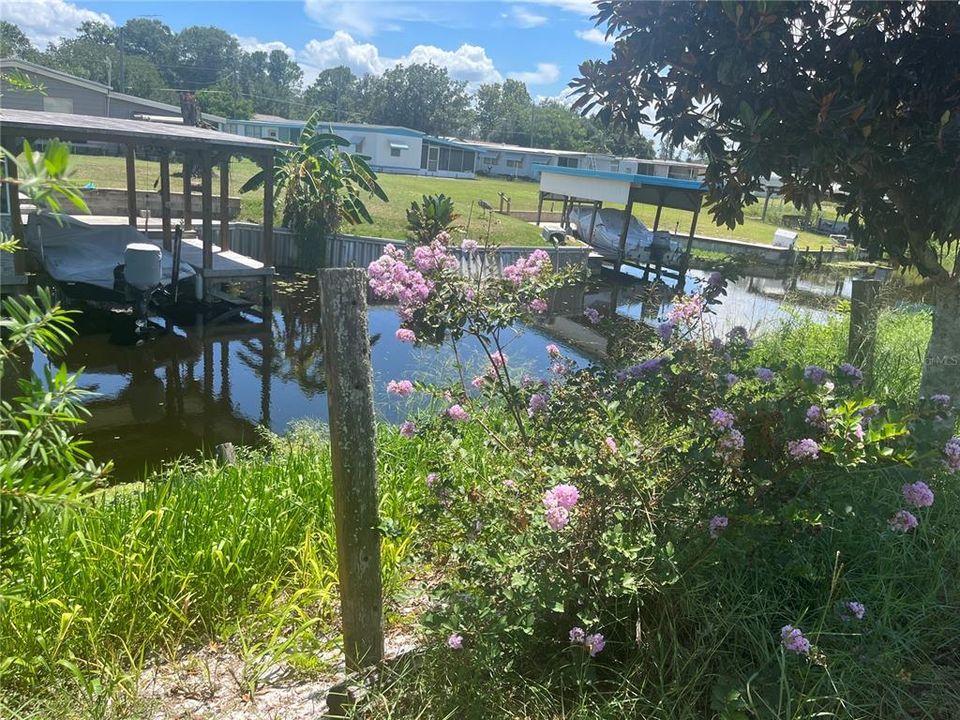 На продажу: $190,000 (2 спален, 2 ванн, 924 Квадратных фут)