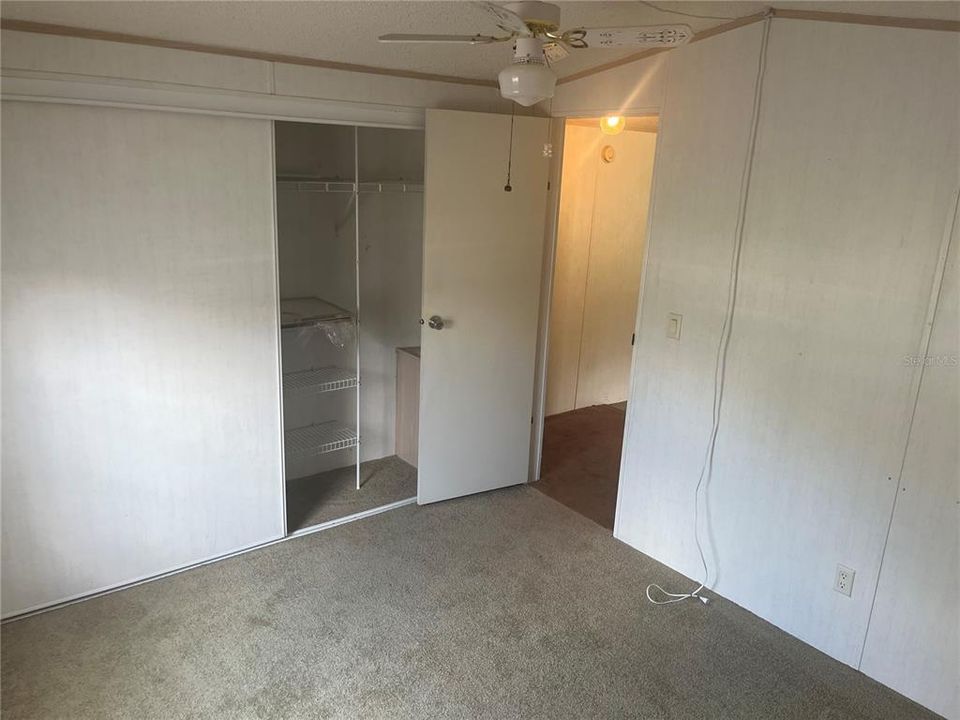 На продажу: $190,000 (2 спален, 2 ванн, 924 Квадратных фут)