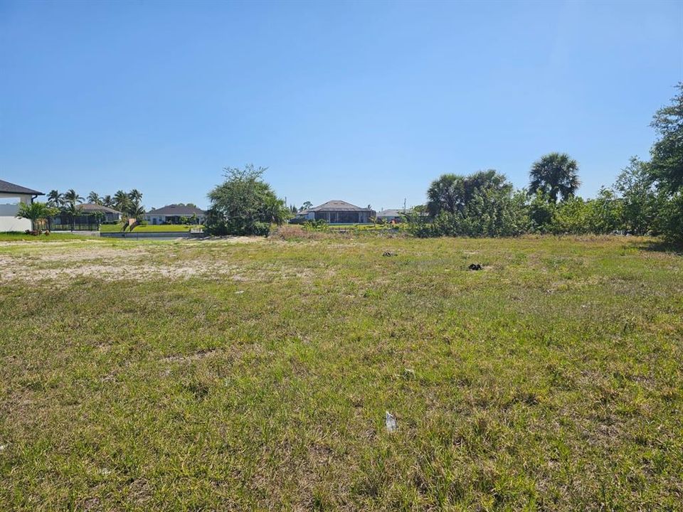 На продажу: $120,000 (0.35 acres)