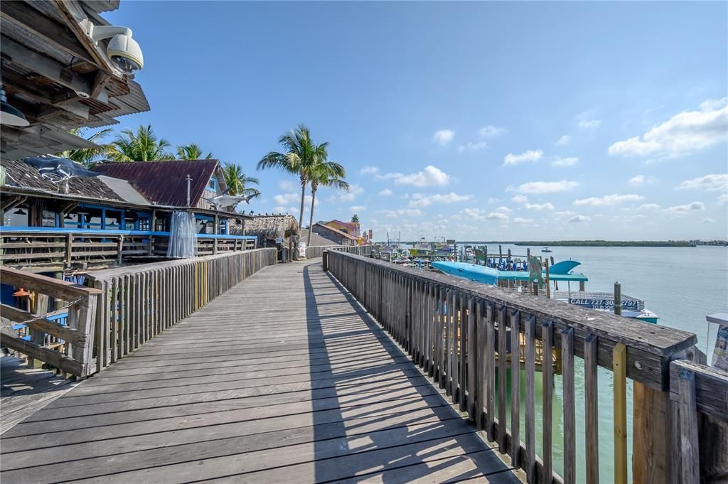 待售: $699,000 (3 贝兹, 2 浴室, 2016 平方英尺)