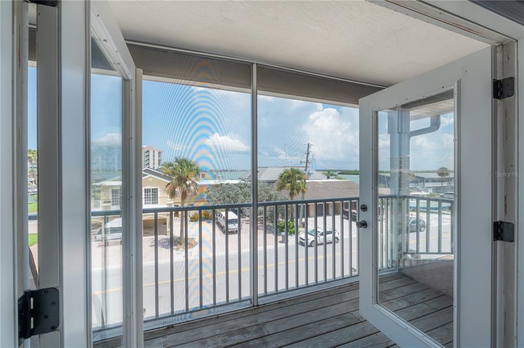 待售: $699,000 (3 贝兹, 2 浴室, 2016 平方英尺)