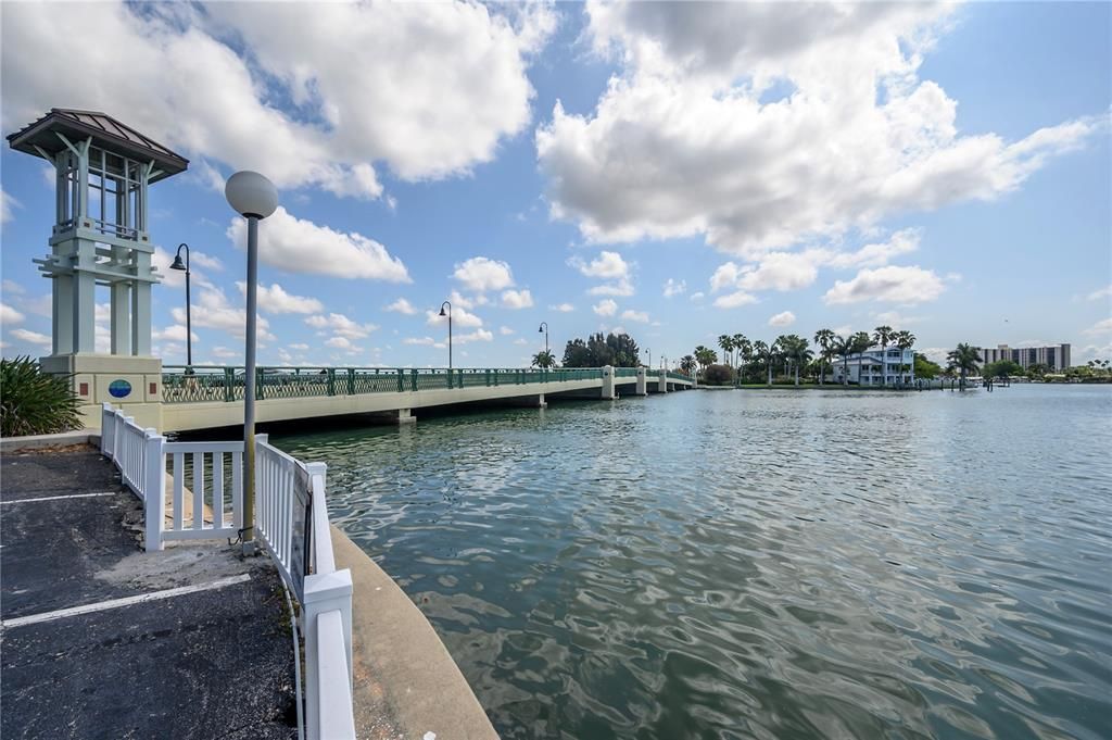 待售: $699,000 (3 贝兹, 2 浴室, 2016 平方英尺)