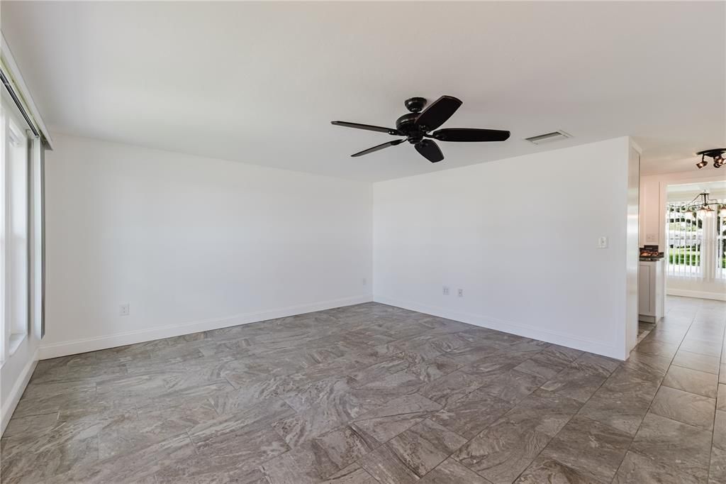 Activo con contrato: $200,000 (2 camas, 2 baños, 1035 Pies cuadrados)