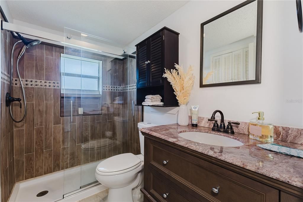 Activo con contrato: $200,000 (2 camas, 2 baños, 1035 Pies cuadrados)