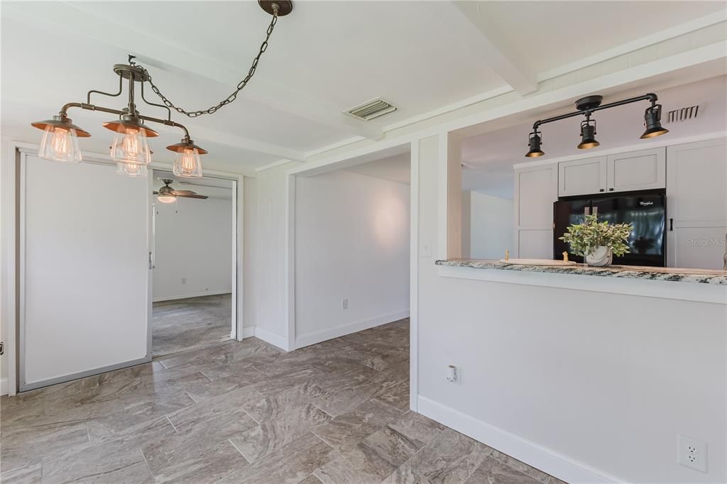 Activo con contrato: $200,000 (2 camas, 2 baños, 1035 Pies cuadrados)