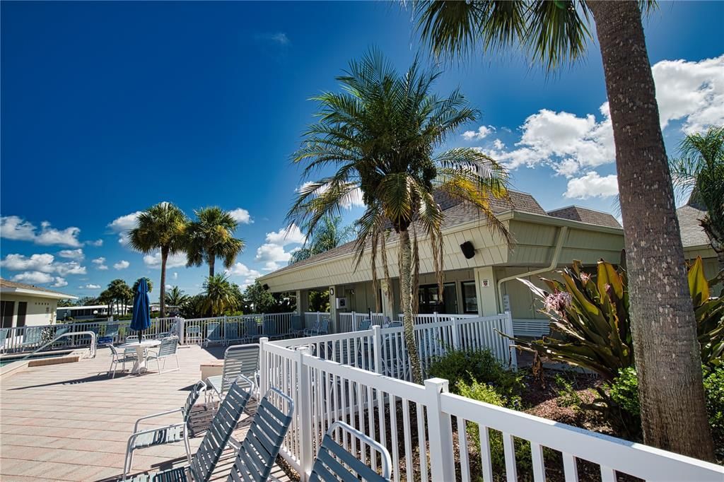 For Sale: $149,900 (2 beds, 2 baths, 1176 Square Feet)