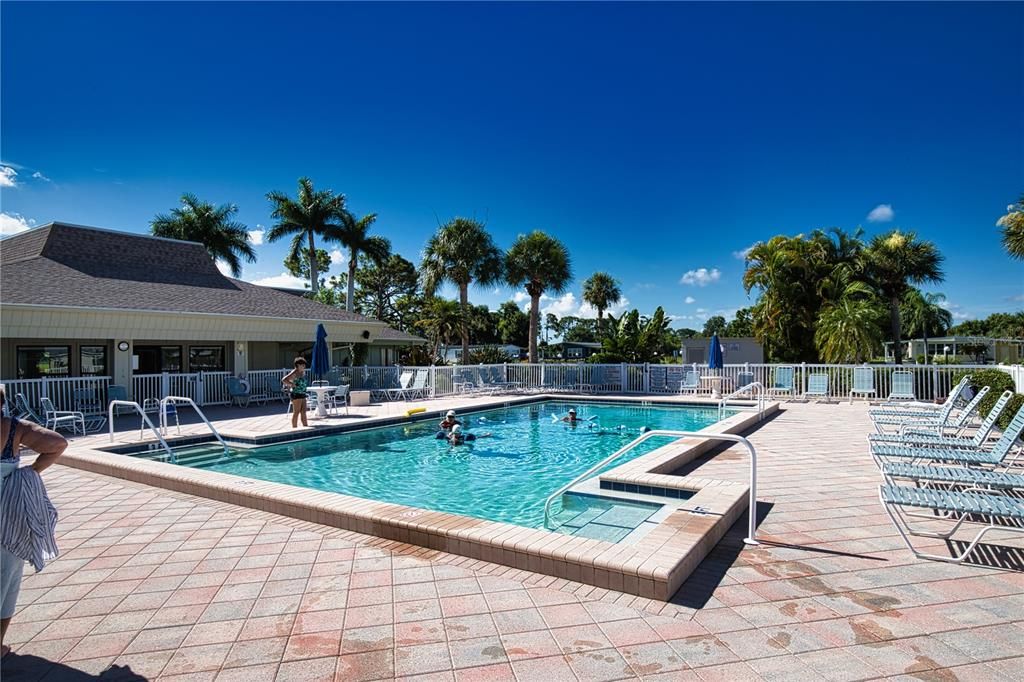 For Sale: $149,900 (2 beds, 2 baths, 1176 Square Feet)