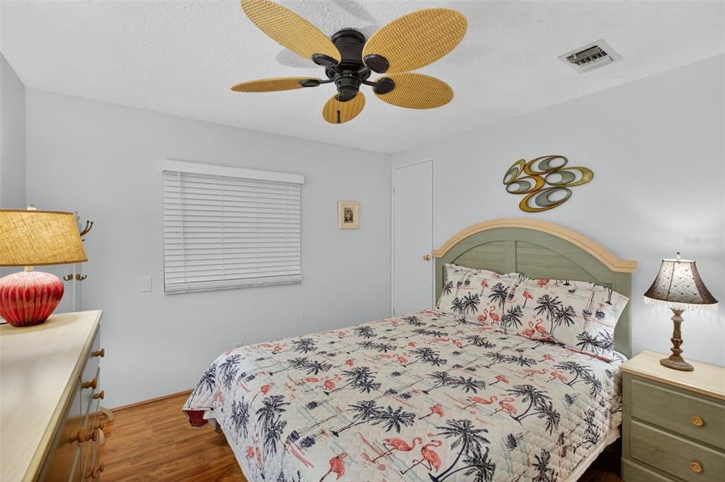 For Sale: $149,900 (2 beds, 2 baths, 1176 Square Feet)